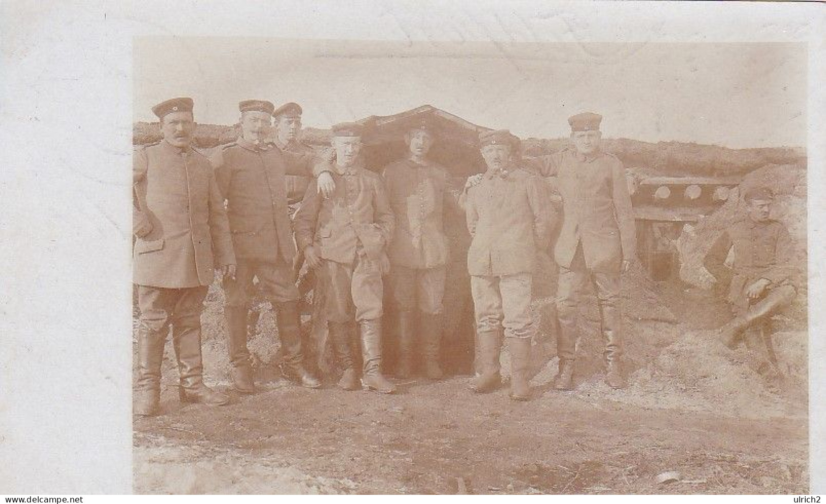 AK Foto Gruppe Deutsche Soldaten Vor Unterstand - Feldpost Feld Art. Regt. 213 - 1917 (68395) - Guerre 1914-18