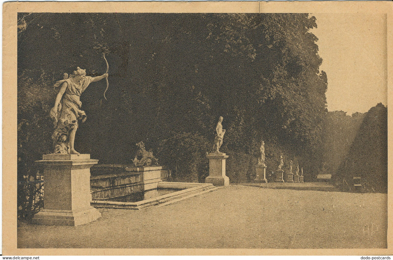 PC40837 Parc De Versailles. The Gardens. Three Fountains Alley. E. Papeghin. B. - Mundo