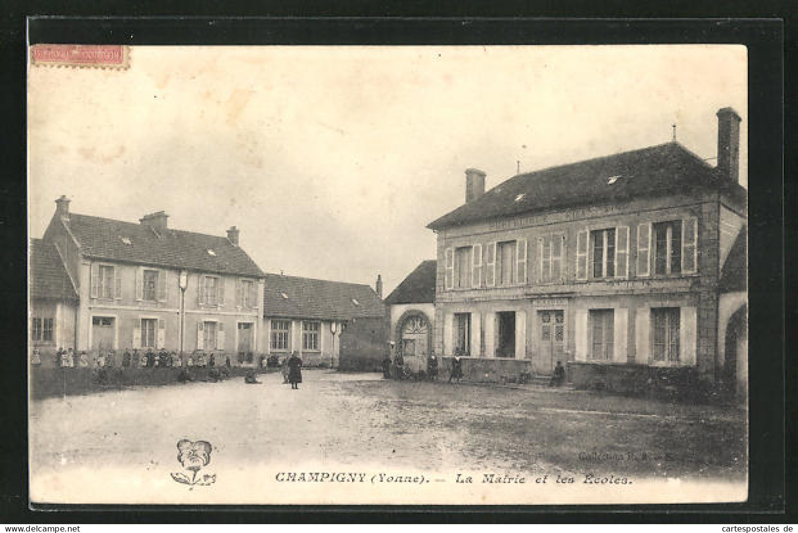 CPA Champigny, La Mairie Et Les Ecoles  - Champigny