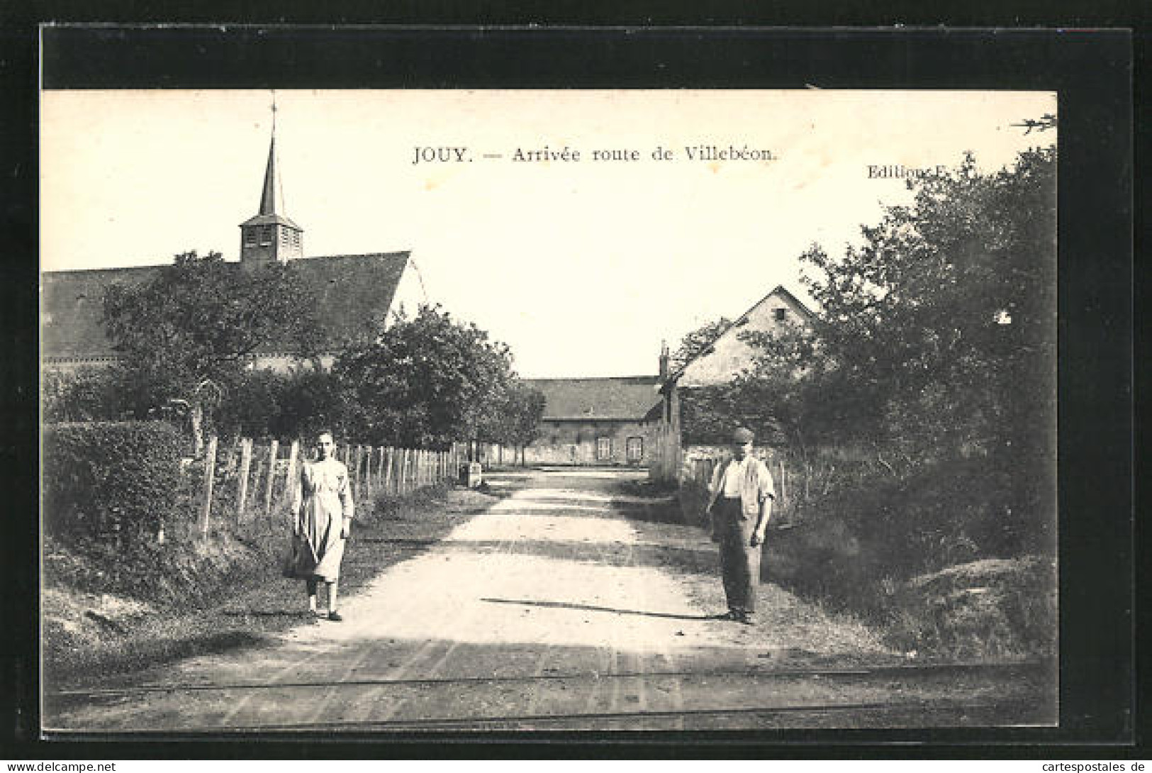 CPA Jouy, Arrivee Route De Villebeon, Kirchturm  - Otros & Sin Clasificación