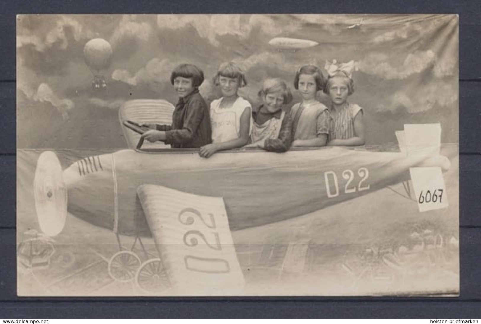 Kinder Im Flugzeug - Antille