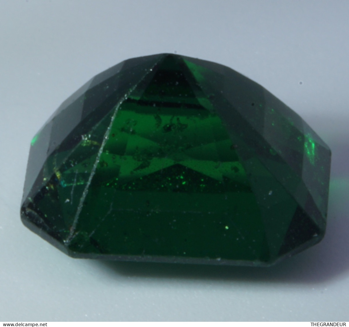 Tsavorite Garnet 3.08 Carat Octagon Shape Loose Green Gemstone - Zonder Classificatie