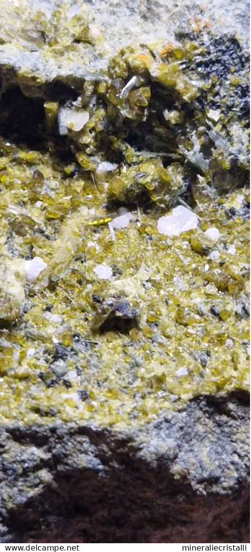 Epidoto e diopside cristalli su matrice 721gr  valle Antrona Piemonte Italia