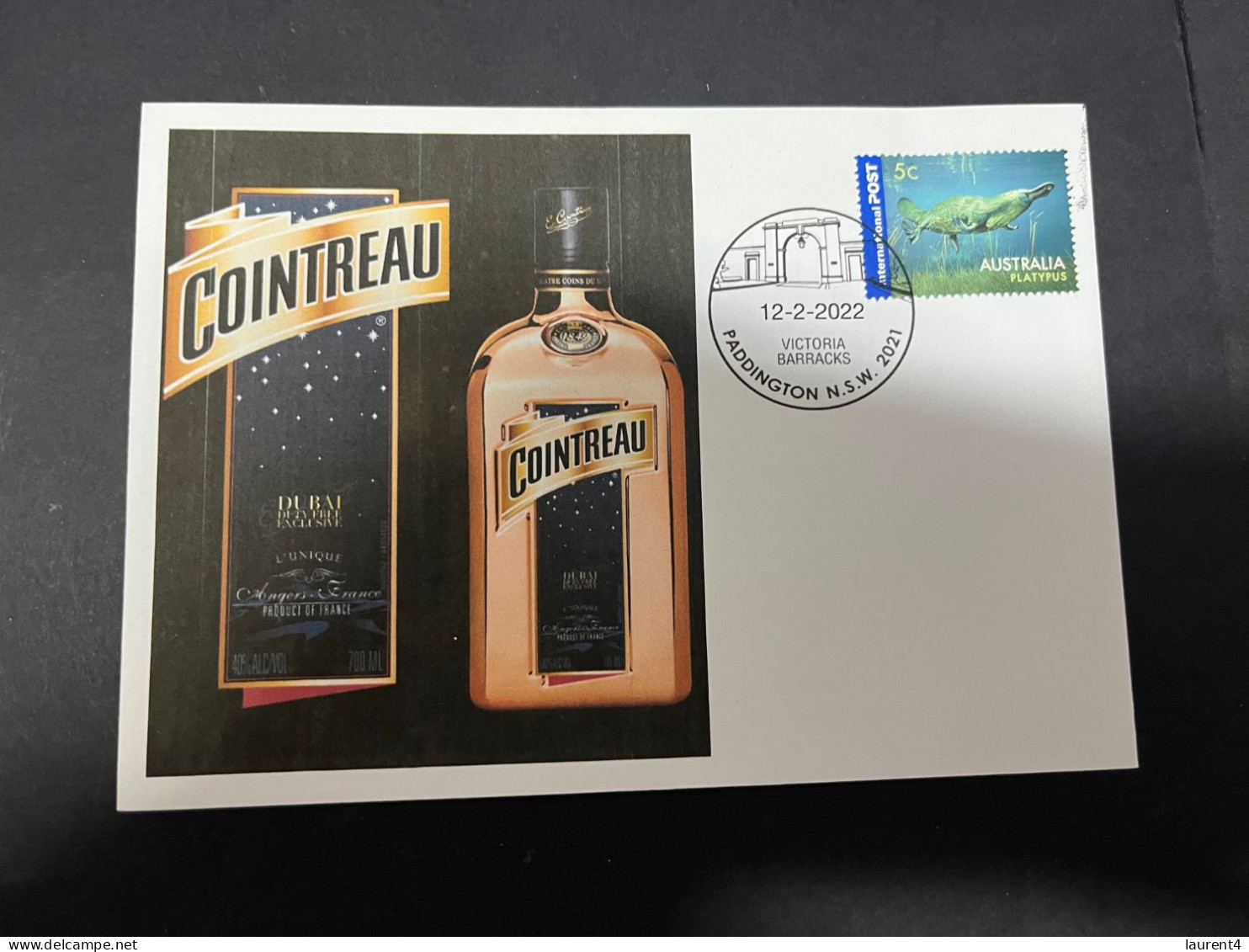 28-3-2024 (4 Y 18) Cointreau (alcohool / Liquor) Dubai Airport Special Botle - Sin Clasificación