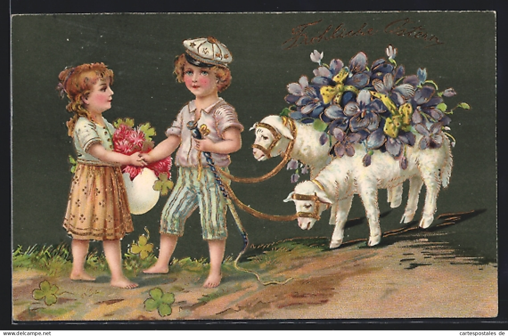 AK Junge Mit Lämmern Welche Blumen Auf Dem Rücken Tragen, Mädchen Mit Glückskleeblatt, Fröhliche Ostern  - Ostern