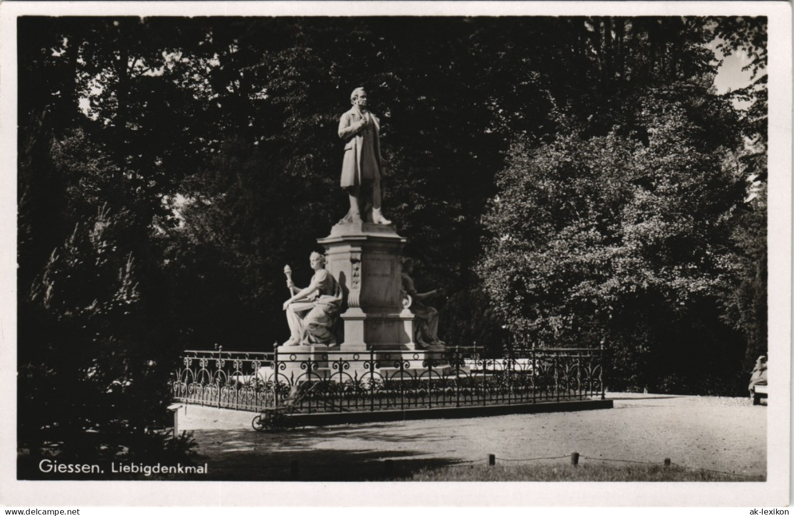 Ansichtskarte Gießen Partie Am Liebig-Denkmal Liebigdenkmal 1940 - Giessen