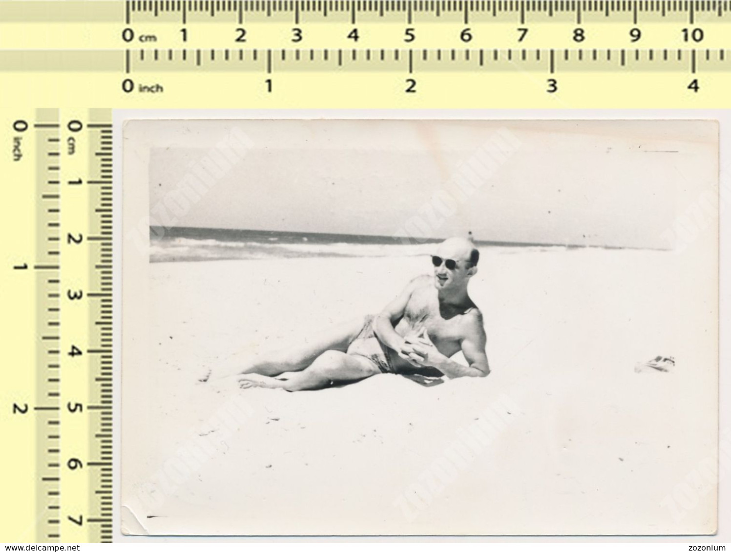 REAL PHOTO Shirtless Bulge Man On Beach Homme Nu Sur Plage Old  Photo SNAPSHOT - Personnes Anonymes