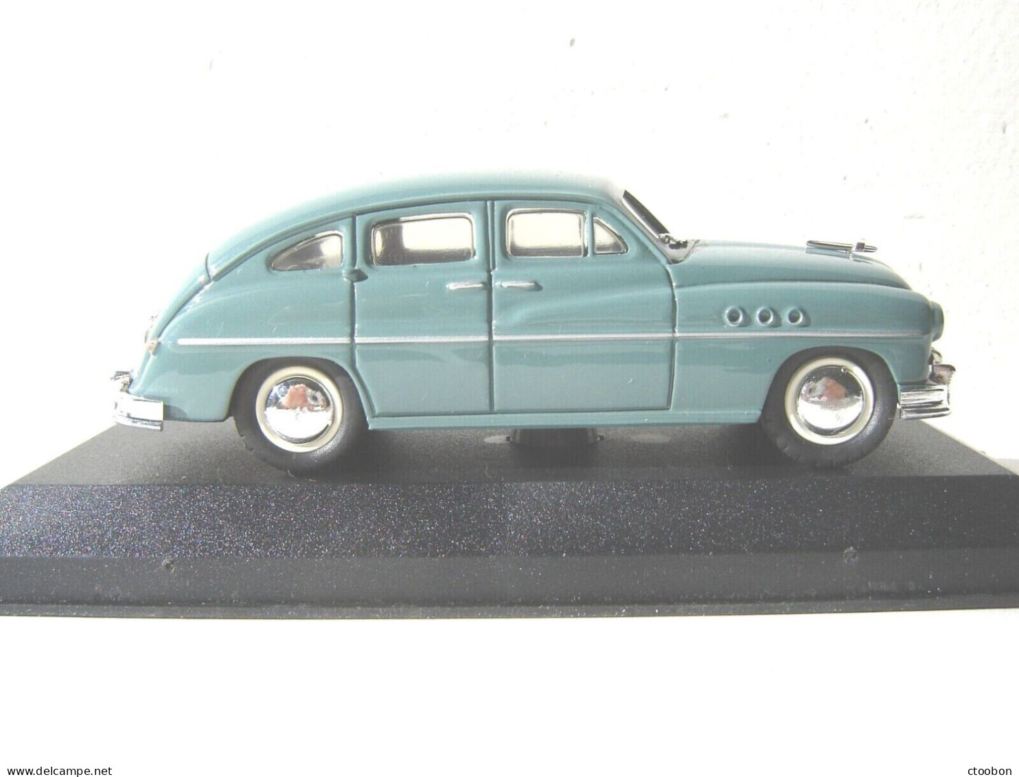 Ford Vedette En Résine , Leader 1/43 , Vitrine & Carton - Andere & Zonder Classificatie