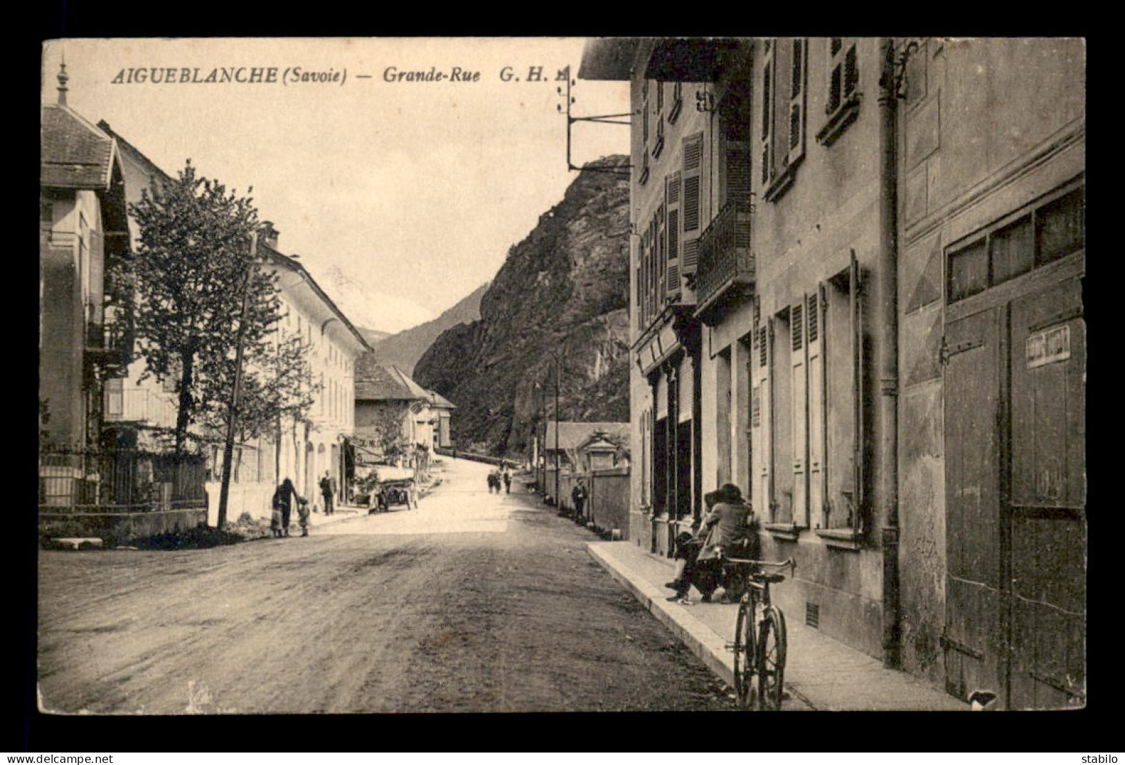 73 - AIGUEBLANCHE - GRANDE RUE - VOIR ETAT - Sonstige & Ohne Zuordnung