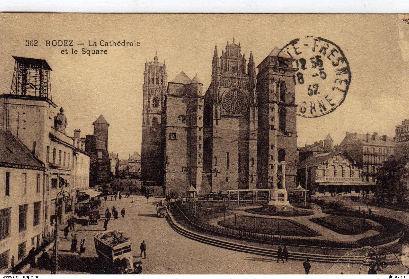 Rodez La Cathedrale Et Le Square - Rodez