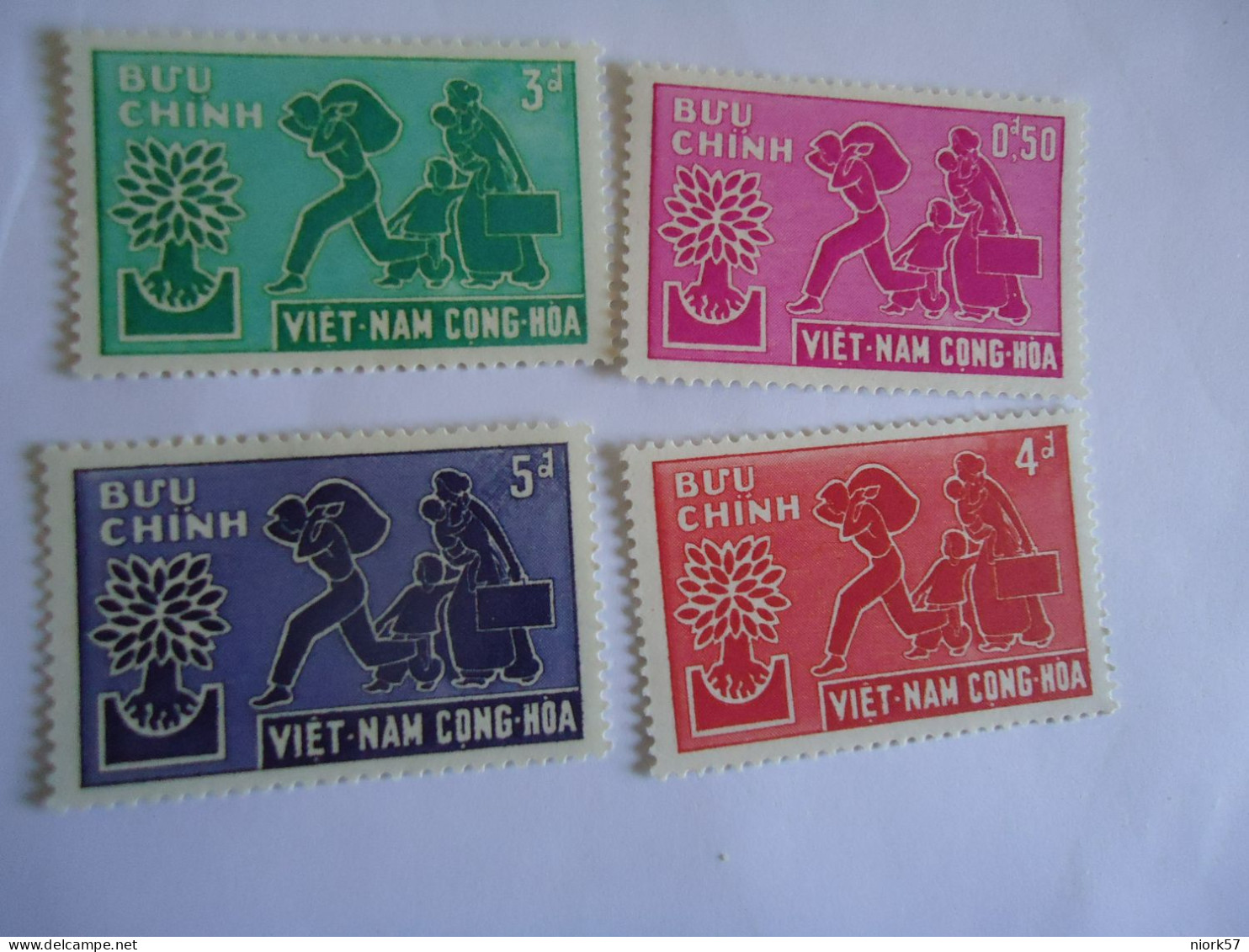 VIETNAM   MNH 4   STAMPS  1960 REFUGEES - Refugees