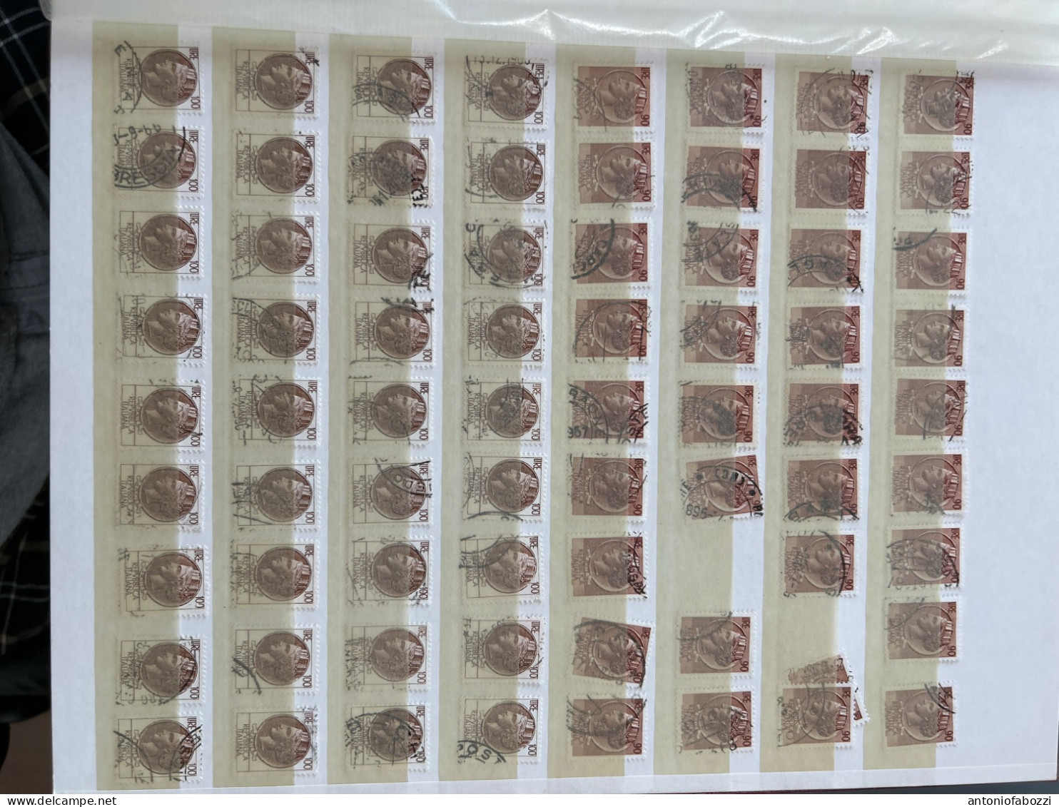 Interessante accumulo di centinaia di francobolli usati Serie Antica moneta siracusana in ottimo stato (vedi foto)
