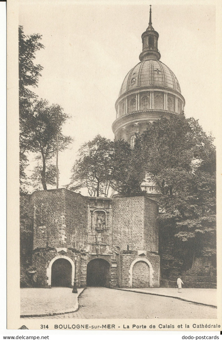 PC47152 Boulogne Sur Mer. La Porte De Calais Et La Cathedrale. Photomecaniques. - Monde