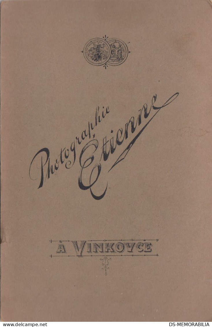 Elegant Couple With Child Atelier Etienne Vinkovci Croatia - Anciennes (Av. 1900)