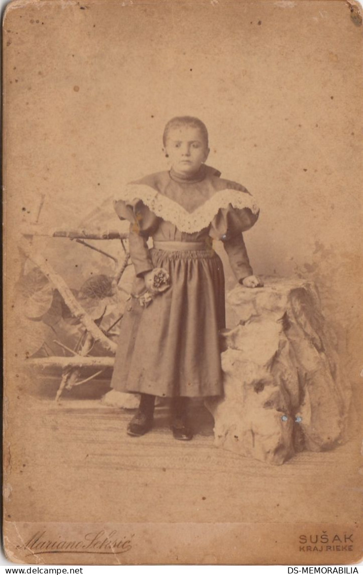 Young Girl Holding A Rose Atelier Mariano Seksic Susak Rijeka Croatia - Anciennes (Av. 1900)