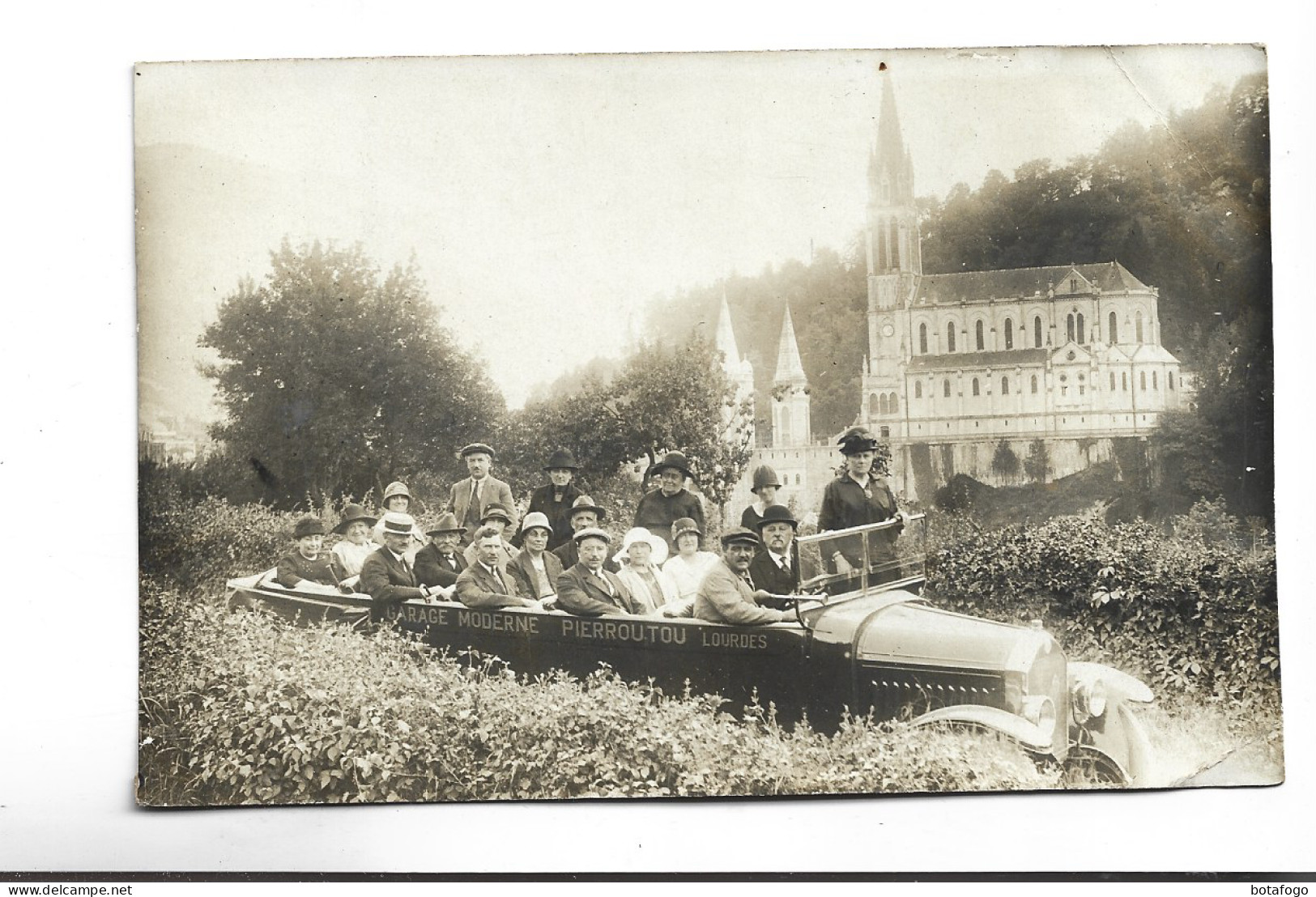 CPA PHOTO  ,DPT 65 LOURDES , BUS DE TOURISME En 1925! - Lourdes