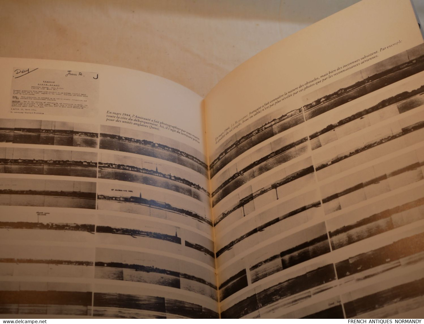 Livre NORMANDIE 1944  - ARROMANCHES 1944 de De Launay 1979  relié 82p 295x220mm En français En l'état, état d'usage