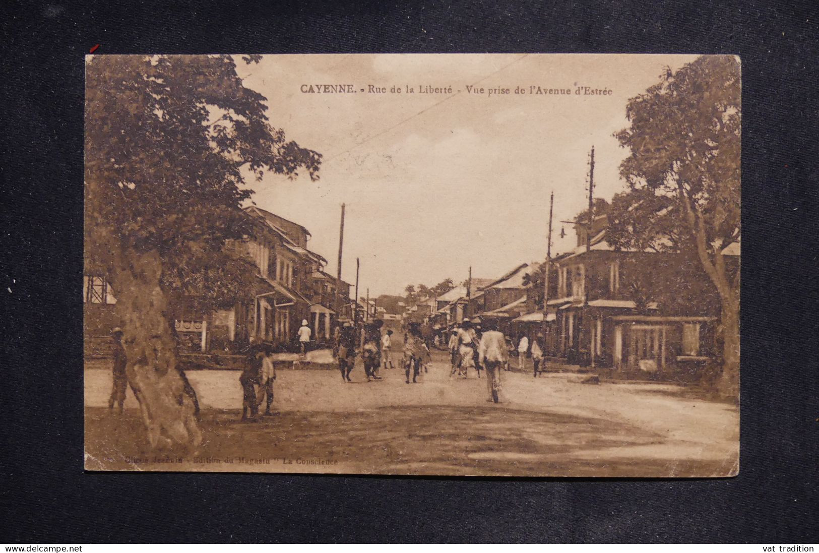 GUYANE  -Affranchissement De Cayenne Sur Carte Postale Pour Chatou En 1928  - L 150938 - Cartas & Documentos