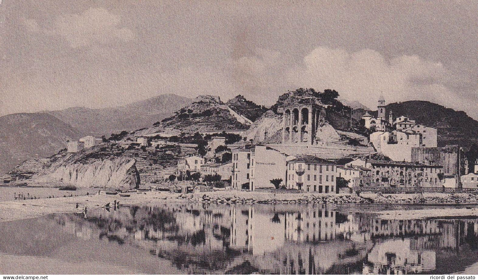 Cartolina Ventimiglia ( Imperia ) Borgo Marino - Imperia