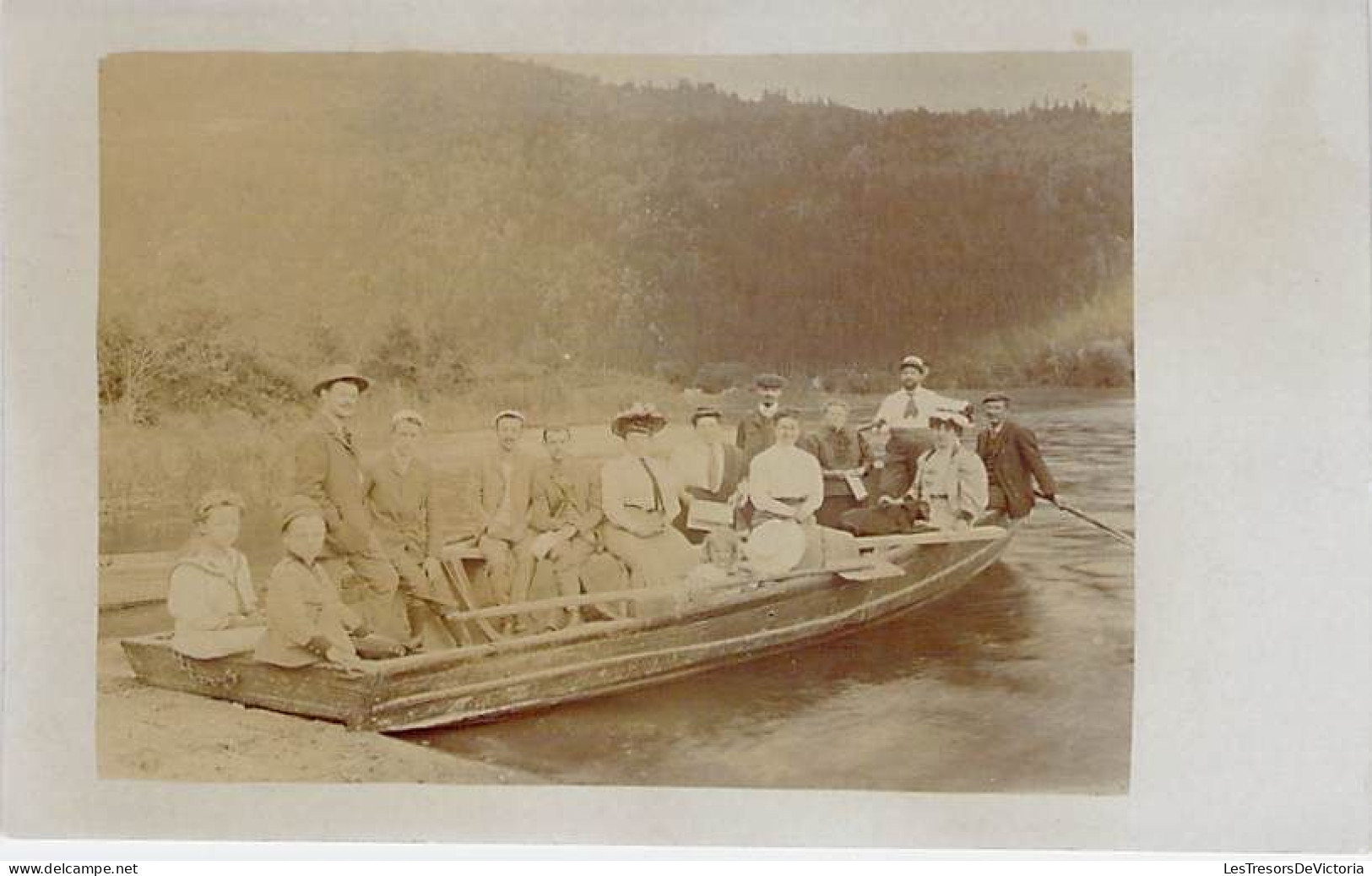 Carte Photo - Allemagne - Groupe De Personnes Sur Une Barque Sur Un Lac - Carte Postale Ancienne - Fotografie