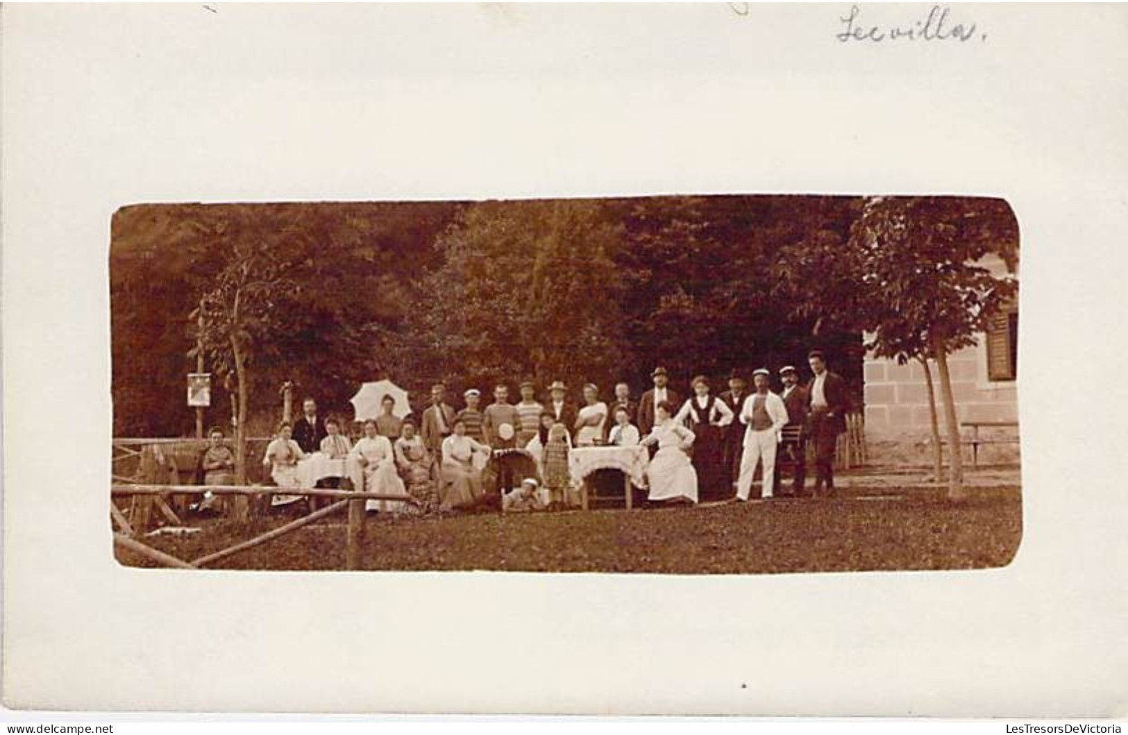 Carte Photo - Allemagne - Groupe De Personnes Autour D'une Table Dans Le Jardin - Enfants - Carte Postale Ancienne - Fotografie