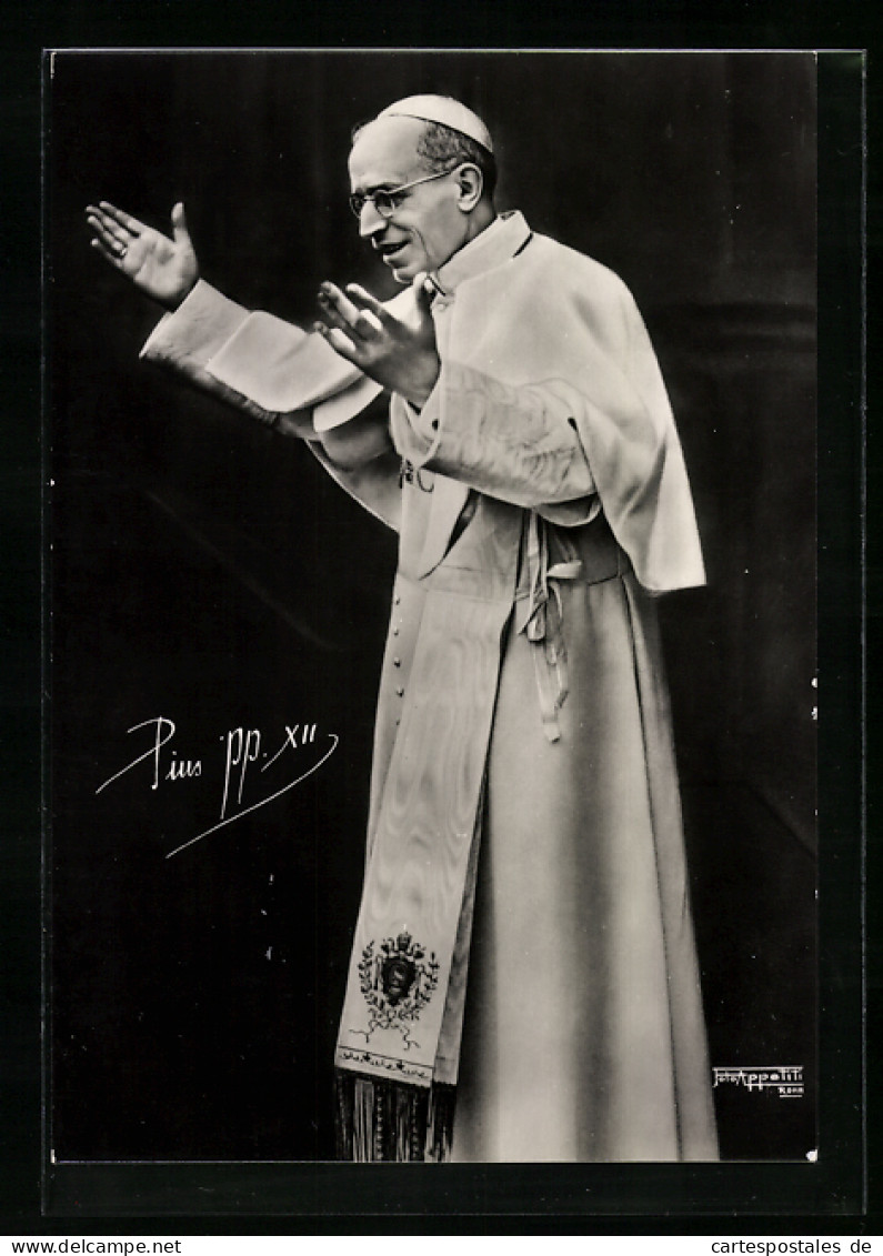 AK Papst Pius XII. Im Hellen Gewand Hebt Segnend Die Hände  - Pausen