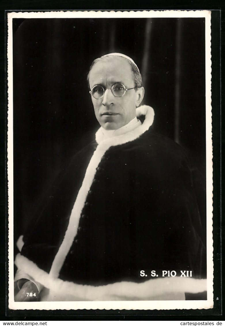 AK Papst Pius XII. Im Wintermantel Mit Brille  - Papas
