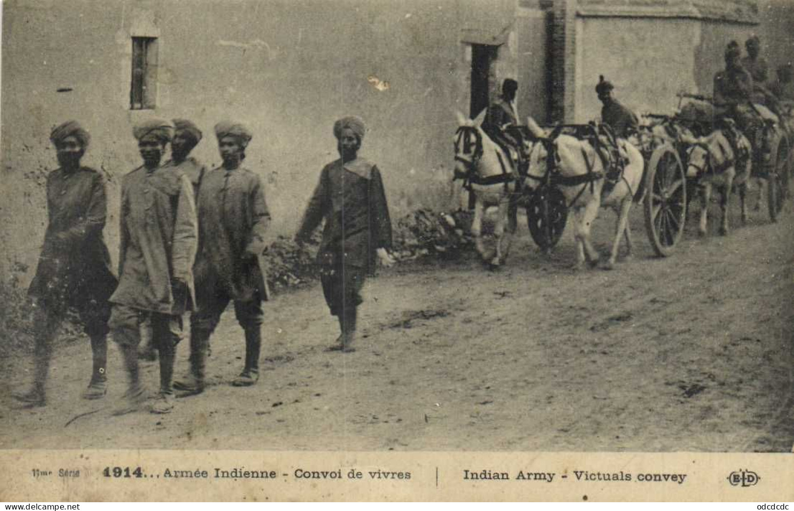 DESTOCKAGE Avant Fermeture Boutique T BON LOT 100 CPA  MILITARIA  (toutes Scannées ) - 100 - 499 Postales