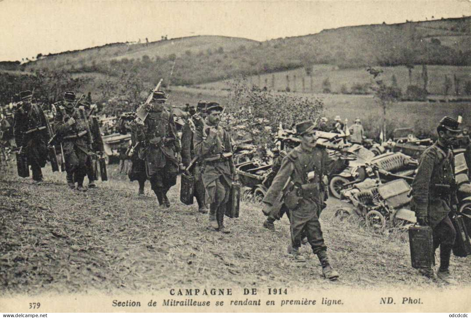 DESTOCKAGE Avant fermeture boutique T BON LOT 100 CPA  MILITARIA  (toutes scannées )