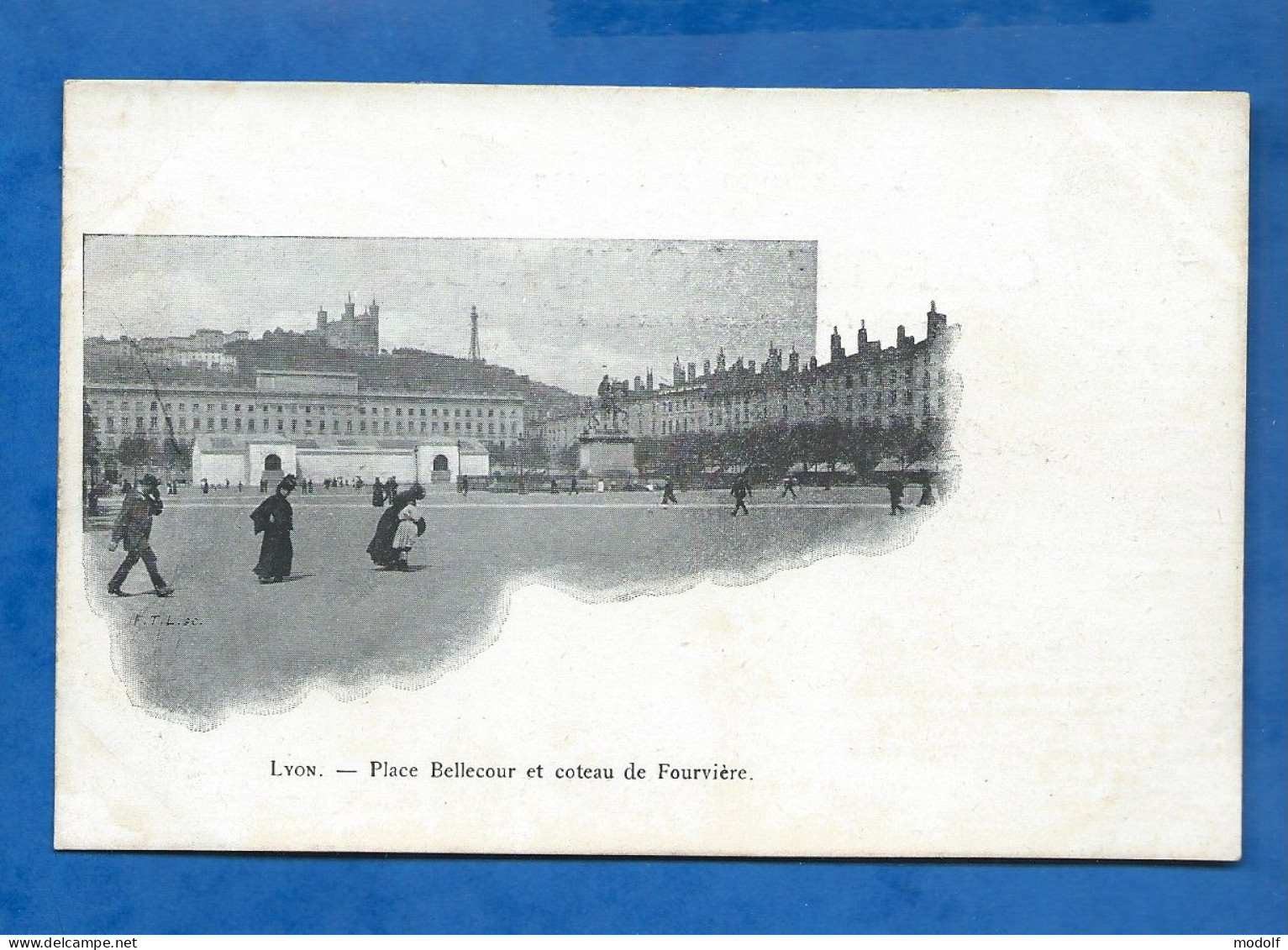 CPA - 69 - Lyon - Place Bellecour Et Coteau De Fourvière - Animée - Précurseur - Non Circulée - Autres & Non Classés