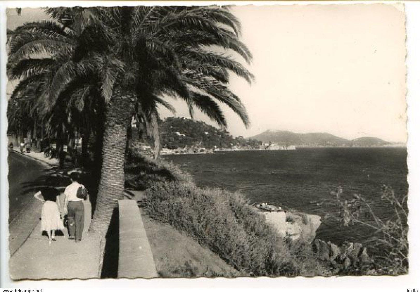 CPSM Dentelée 10.5 X 15 Var  TOULON-SUR-MER  Corniche Du Mourillon - Toulon