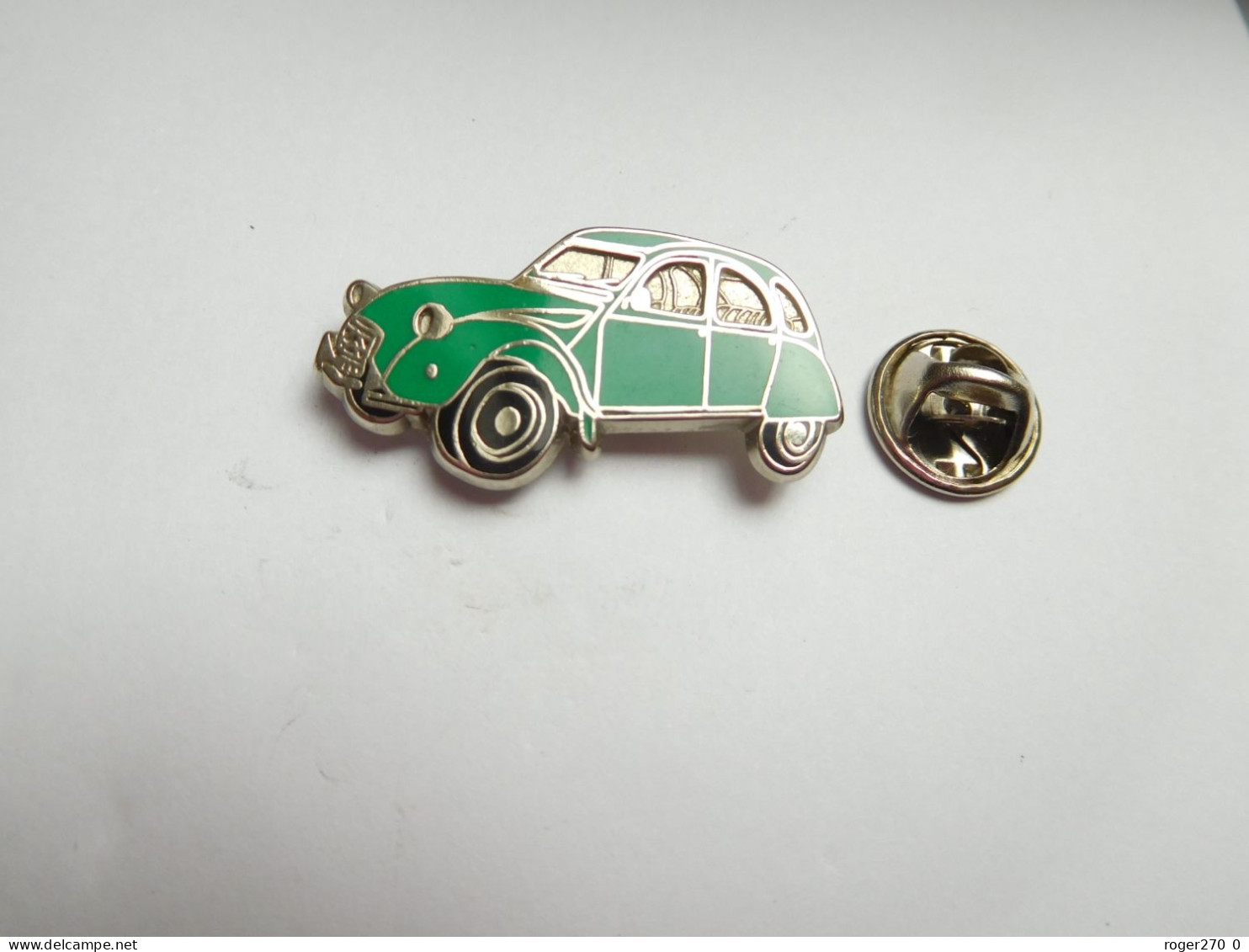 Superbe Pin's En Zamac , Auto Citroën 2 CV , 2CH  , Verte , Non Signé - Citroën