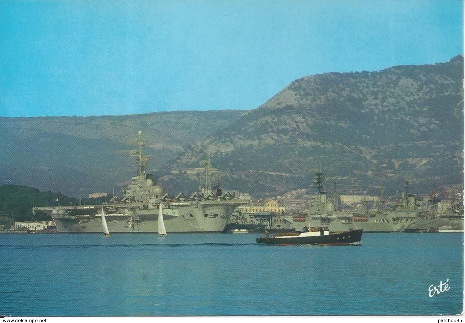 CPM  France Provence Côte D’Azur  83 Var  Les Portes Avions Dans Le Port De Toulon - Guerre