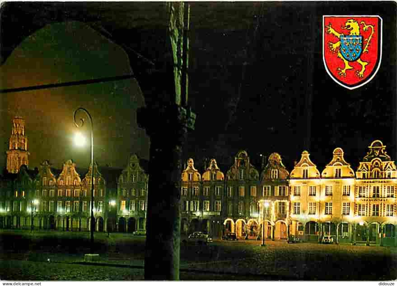 62 - Arras - La Grand Place - Vue De Nuit - Automobiles - Blasons - CPM - Voir Scans Recto-Verso - Arras