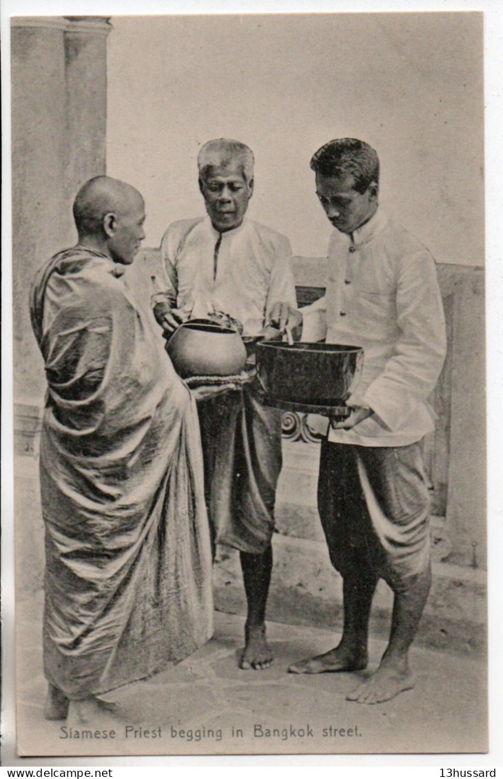 Carte Postale Ancienne Thaïlande - Bangkok. Siamese Priest Begging In Bangkok Street - Thaïlande