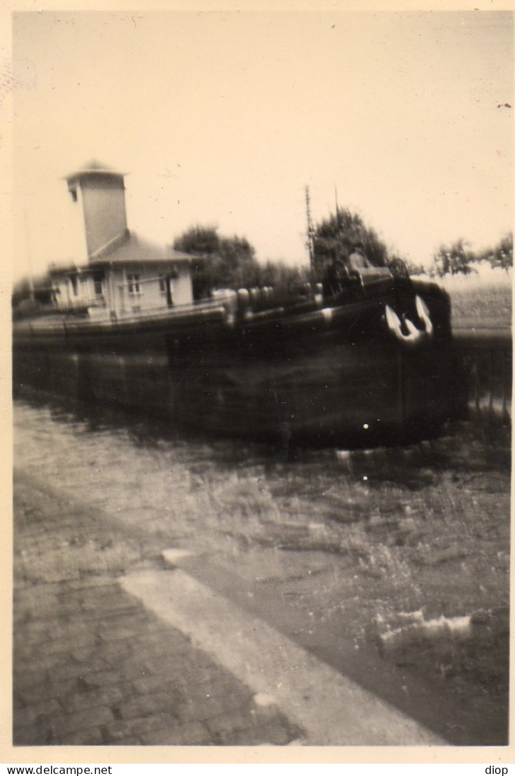 Photographie Photo Vintage Snapshot Batellerie P&eacute;niche Batelier Bateau - Bateaux