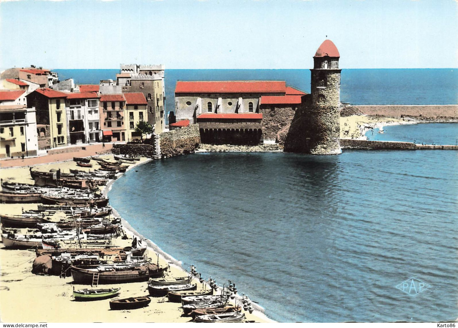 Collioure * Vue Sur La Rade Et L'église - Collioure