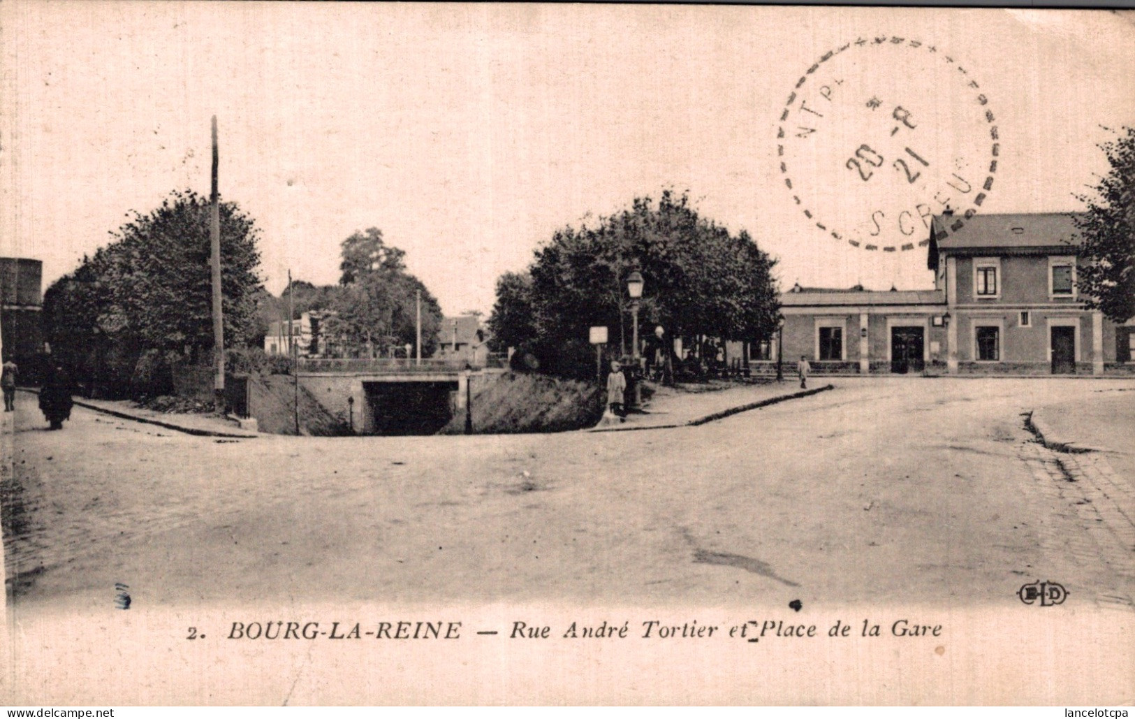92 - BOURG LA REINE / RUE ANDRE TORTIER ET PLACE DE LA GARE - Bourg La Reine