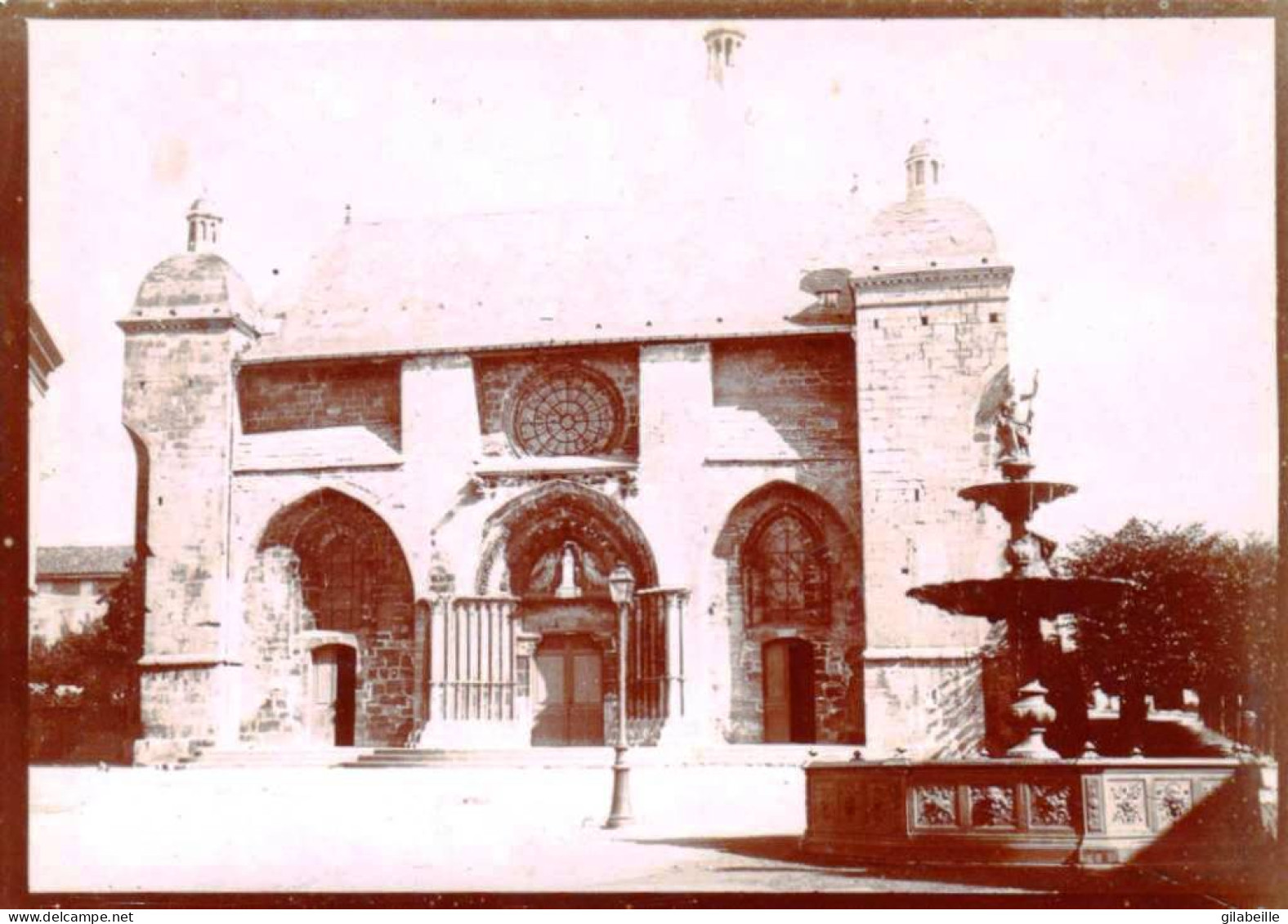 Photo Originale 1889 - WASSY (haute Marne  )  Eglise Notre Dame Et Fontaine - Orte