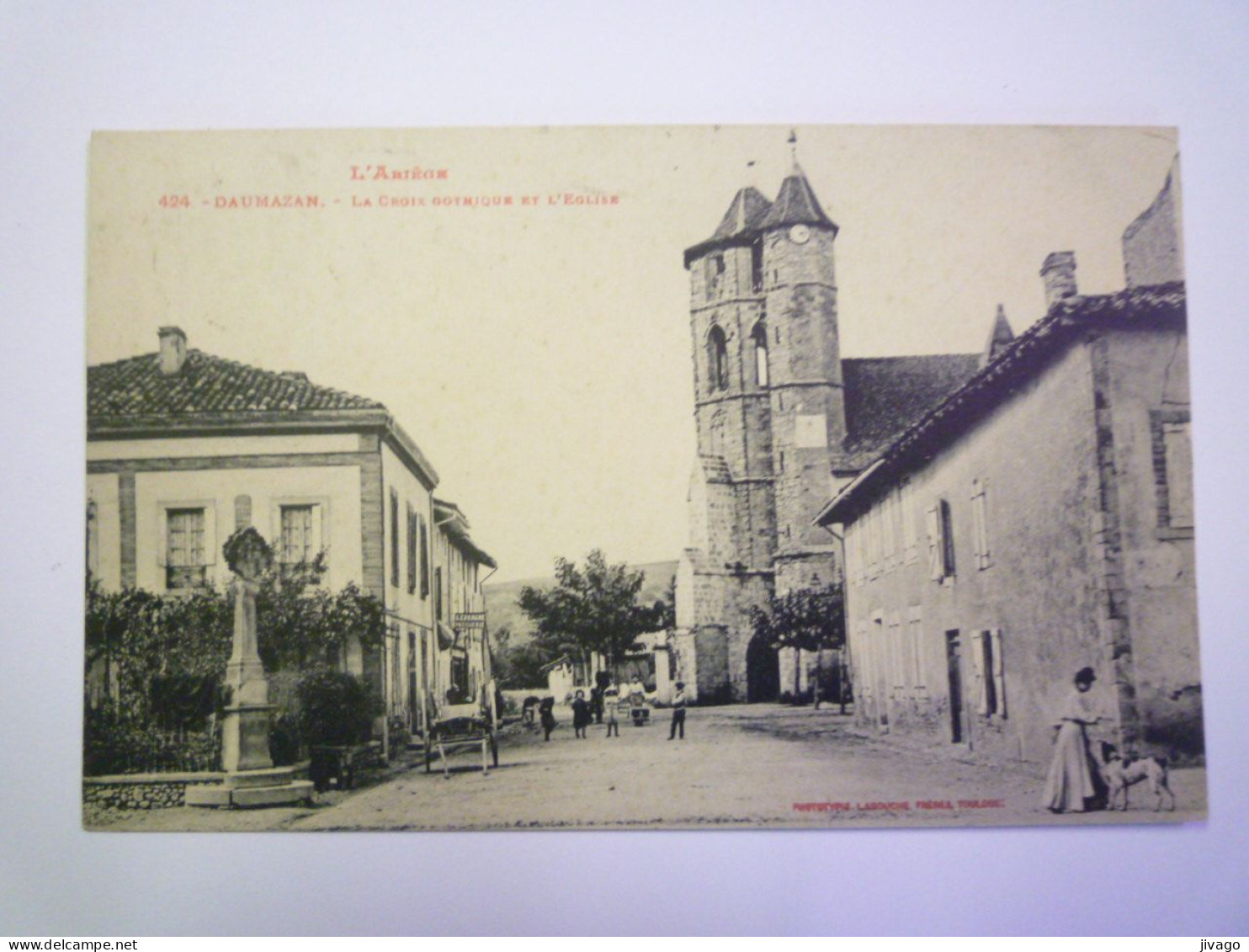 2024 - 1201  DAUMAZAN  (Ariège)  :  La CROIX GOTHIQUE Et L'EGLISE   1917   XXX - Autres & Non Classés