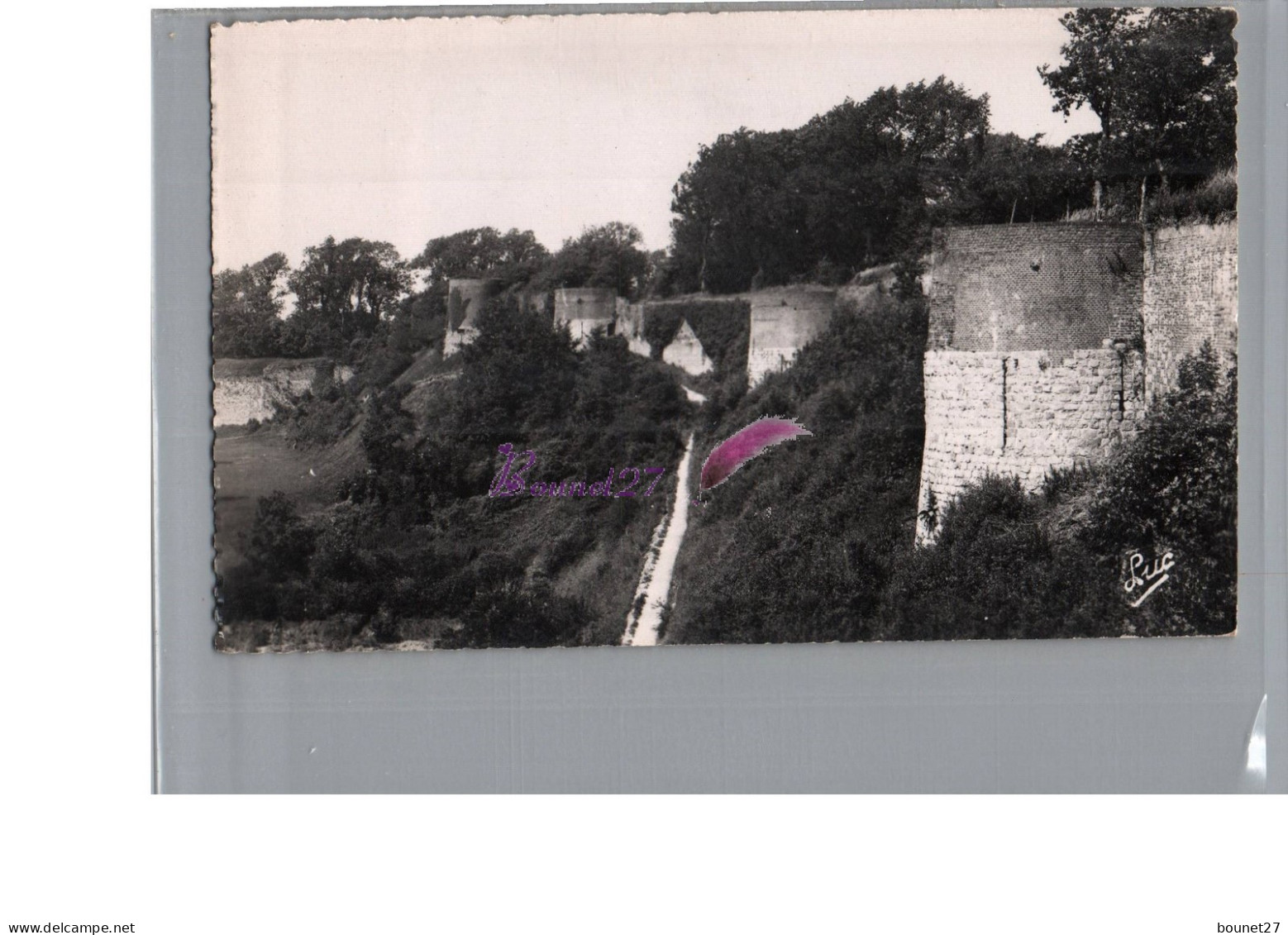 CPA MONTREUIL SUR MER 62 - La Carcassonne Du Nord Les Remparts Face Ouest  - Montreuil