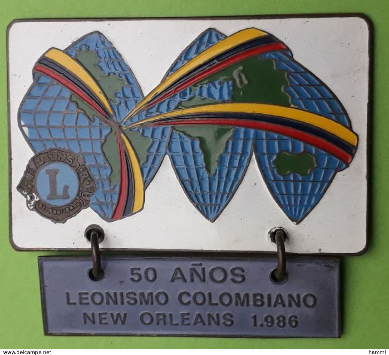 QQ605 Pin's Pendentif Lion's LIONS CLUB USA New Orleans 1986 Leonismo Colombiano Colombia 50 Ans 42x 40 Achat Fixe Fixe - Associations