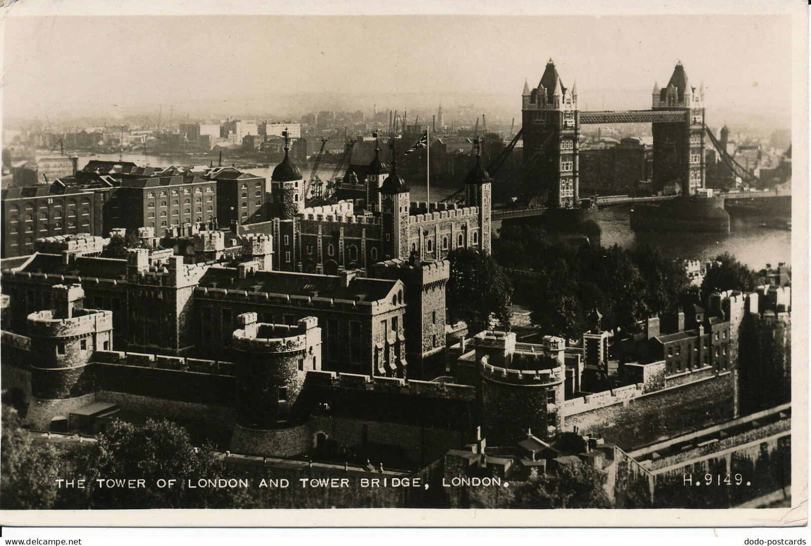 PC00051 Tower Of London. Tower Bridge. 1957. RP - Autres & Non Classés