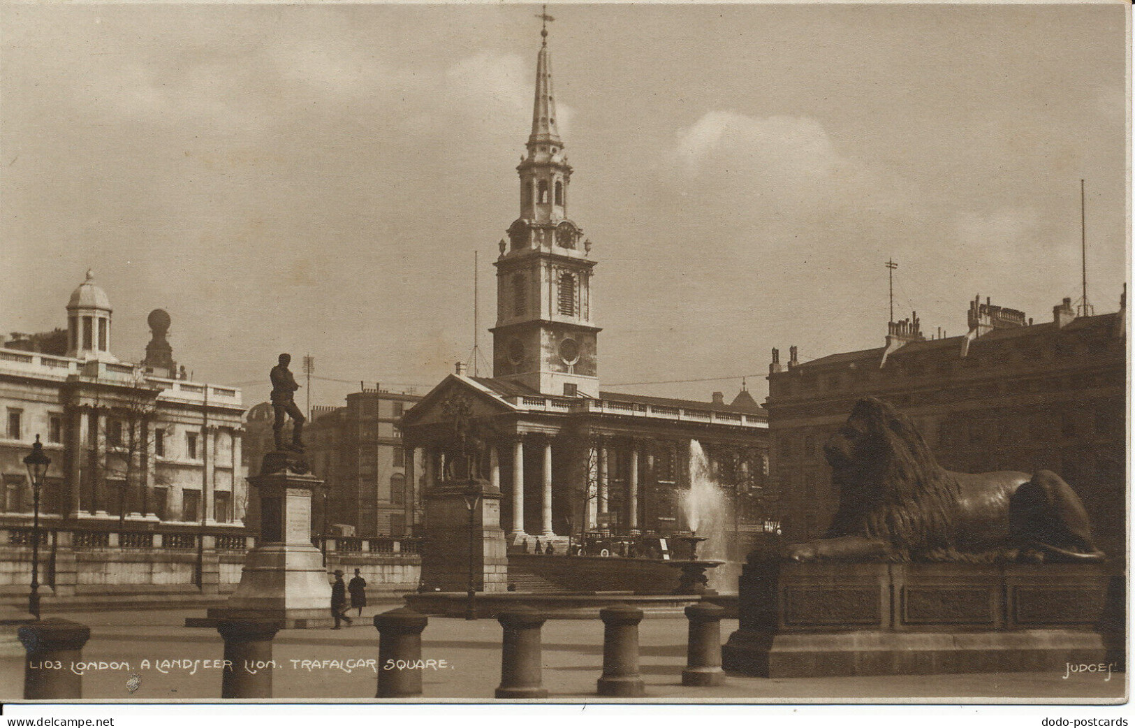 PC00122 London. A Landseer Lion. Trafalgar Square. Judges L103 - Autres & Non Classés