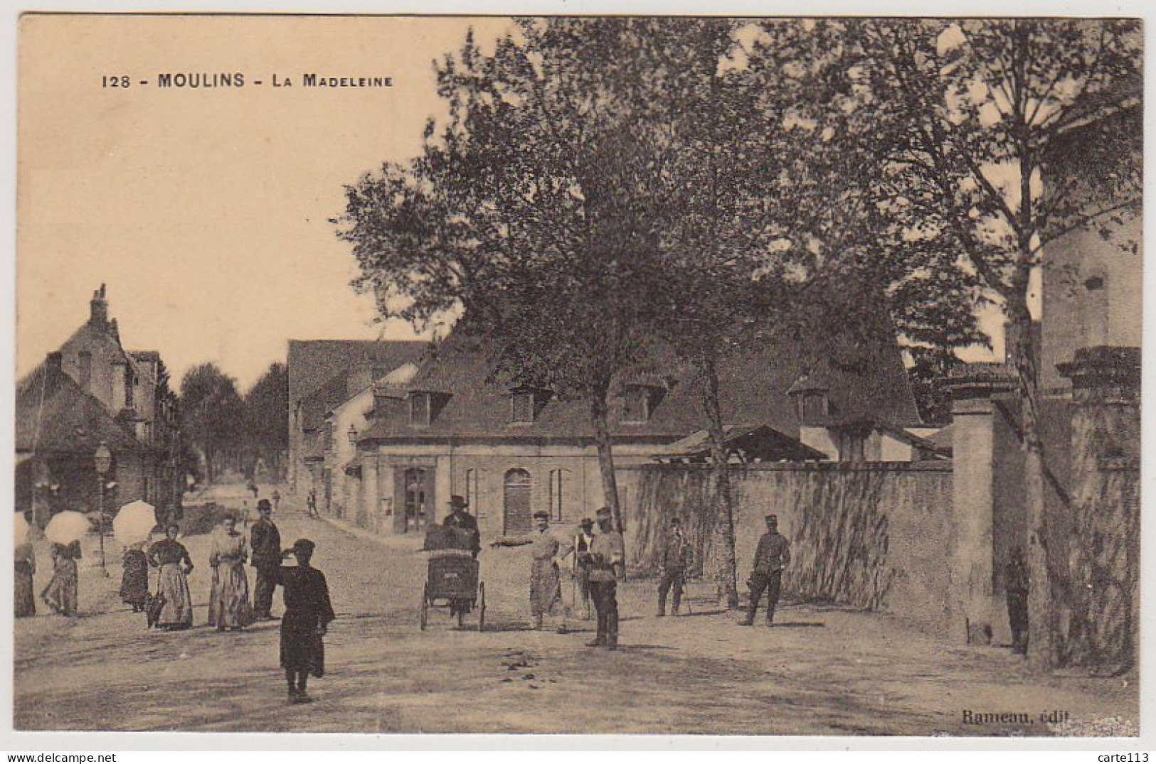 3 - B11810CPA - MOULINS - La Madeleine - Tricycle - Très Bon état - ALLIER - Moulins