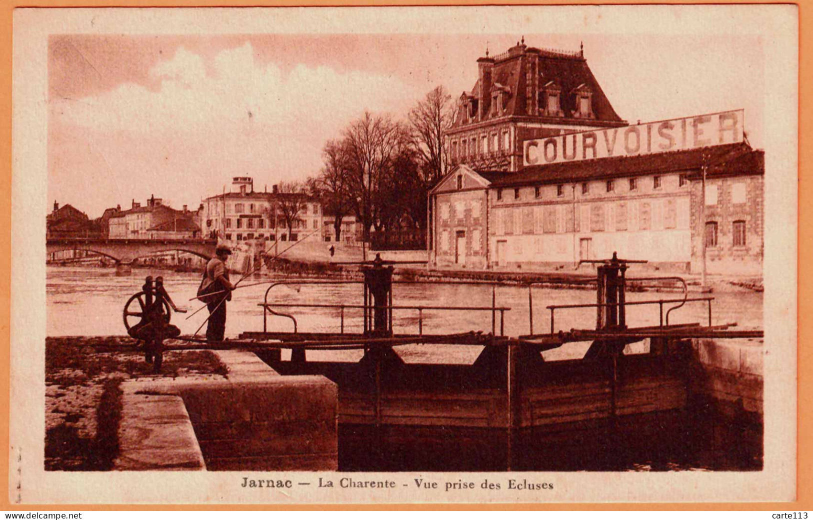 16 - B34058CPA - JARNAC - Vue Prise Des Ecluses - Chais Courvoisier - Très Bon état - CHARENTE - Jarnac