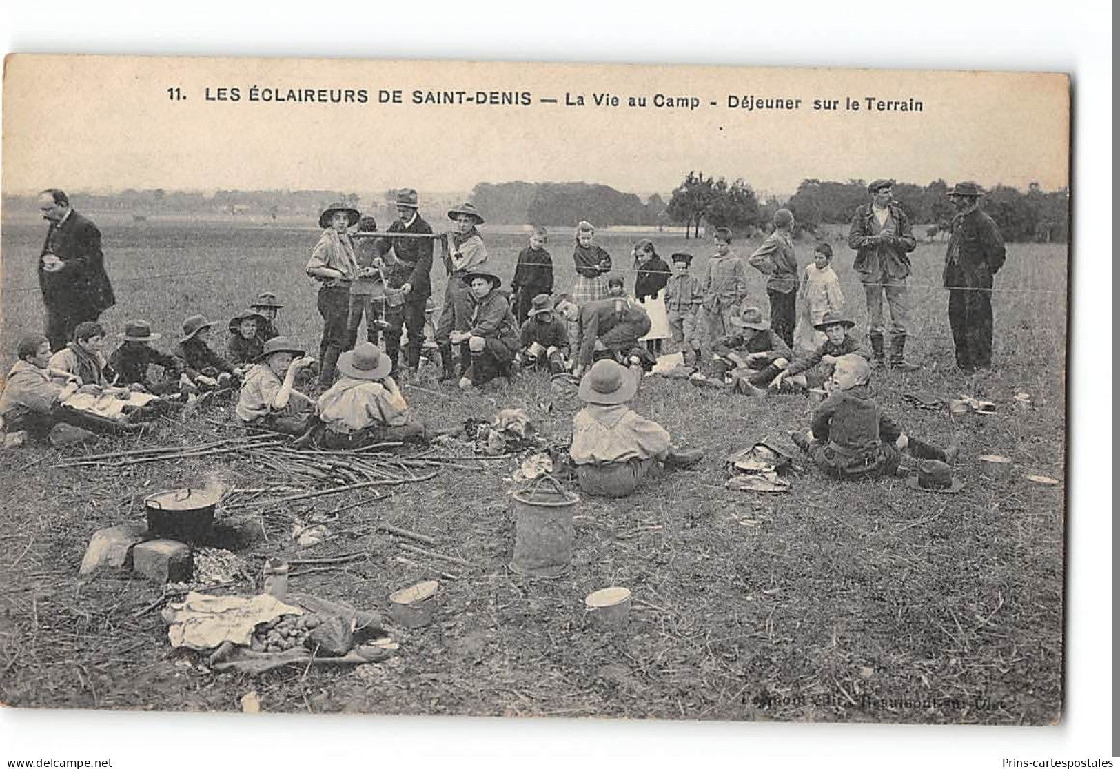 CPA Eclaireurs De St Denis La Vie Au Camp Déjeuner Sur Le Terrain - Scouting