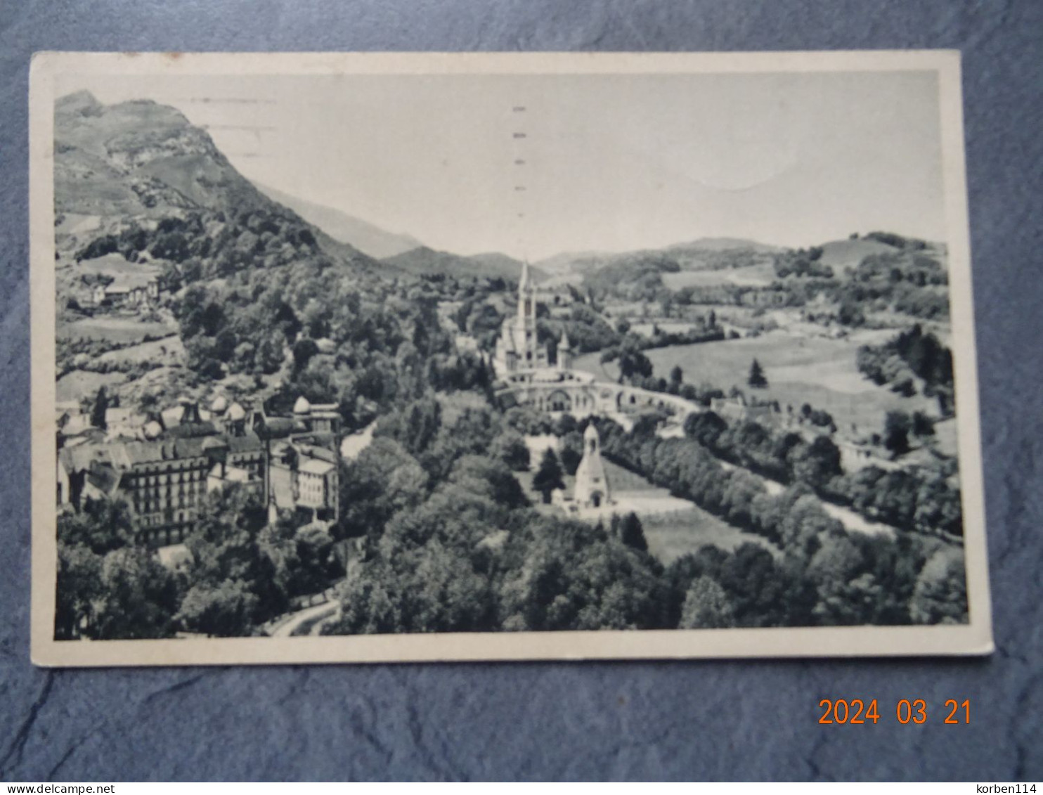 LA BASILIQUE ET LE CALV AIRE - Lourdes