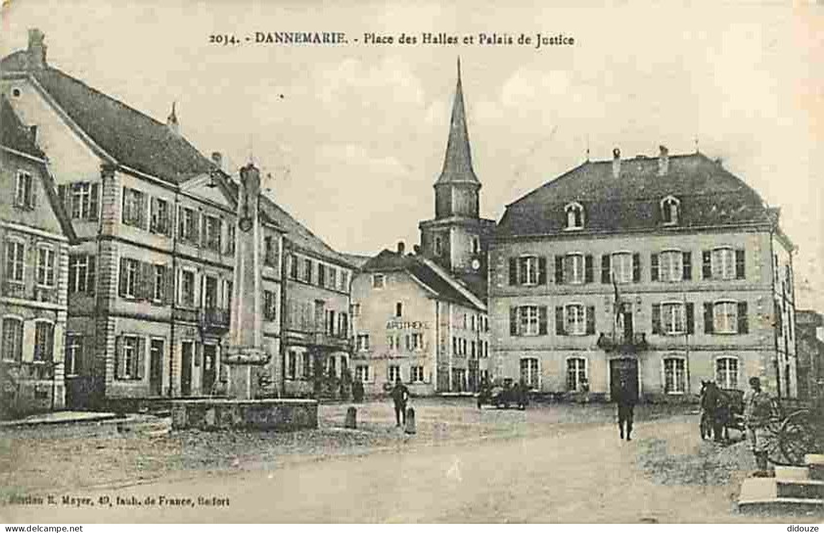 68 - Dannemarie - Place Des Halles Et Palais De Justice - Animée - Attelage De Chevaux - Voyagée En 1917 - Correspondanc - Dannemarie