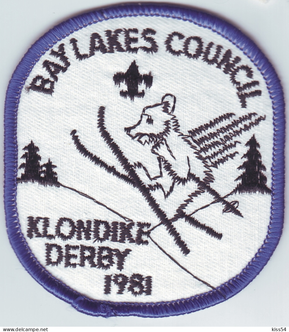 B 27 - 63 CANADA Scout Badge - Klondike - 1981 - Scoutisme
